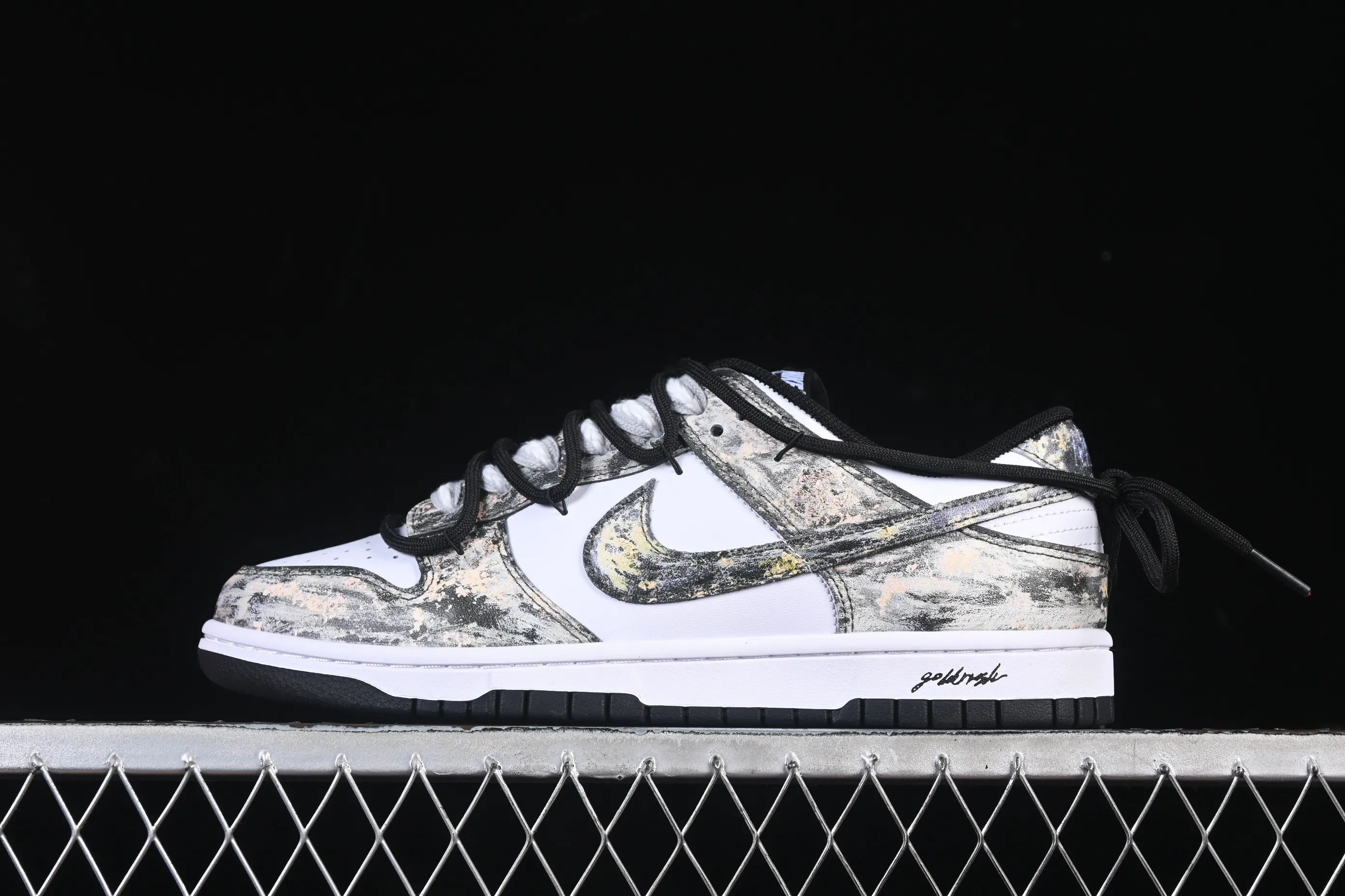 All categories Nk SB Dunk Series Nk SB Dunk Low High-end customized low-top sneakers Nike SB Dunk Low straps Anniversary high-end customized low-top casual sneakers HF5441-100